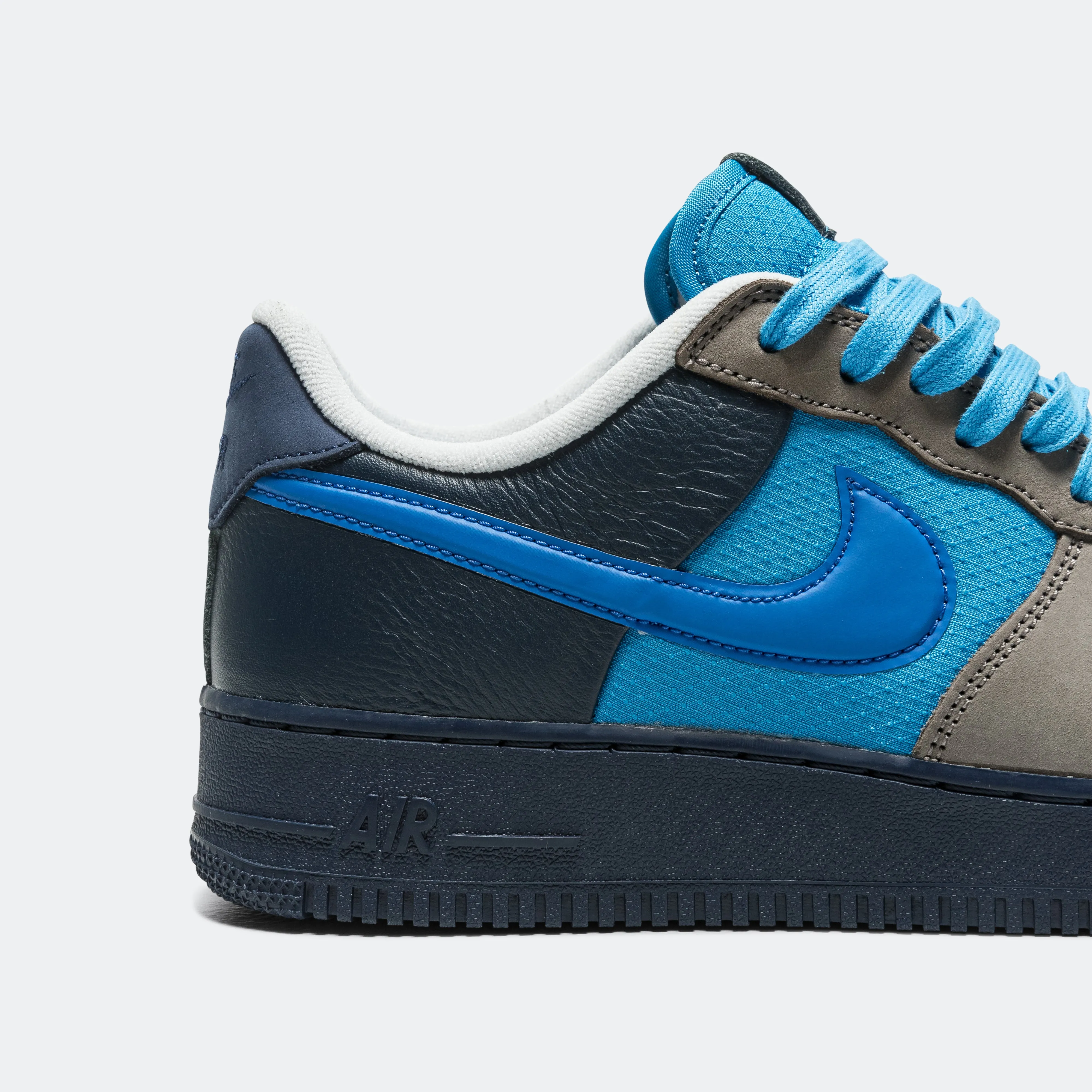 Air Force 1 Low x Stash - Soft Grey/Varsity Royal-Harbor Blue
