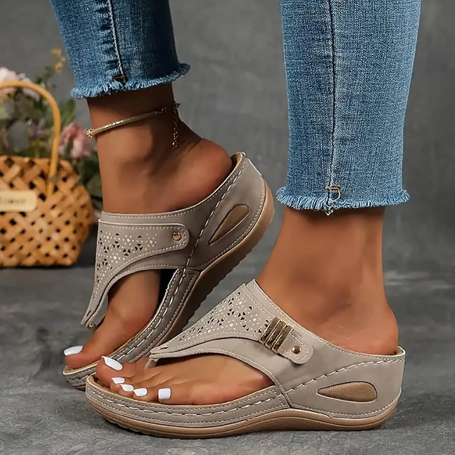 Avylays Orthopedic Sandals for Women Breathable Mesh Hollow Sports Sandals Wedge Heel Flip Flops Summer Casual Slides