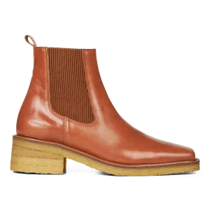 Boot with elastic