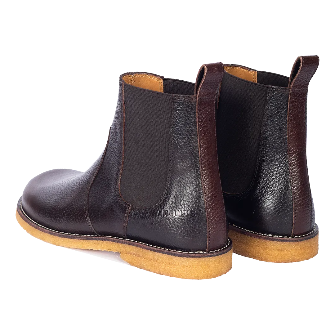 Chelsea boot with contrast stitching