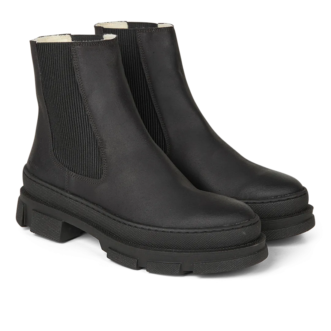 Chelsea boot with wool lining