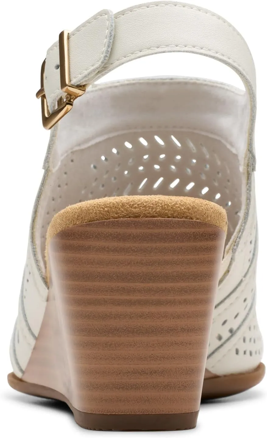 Clarks Women's Emmalae Hope Wedge Sandal