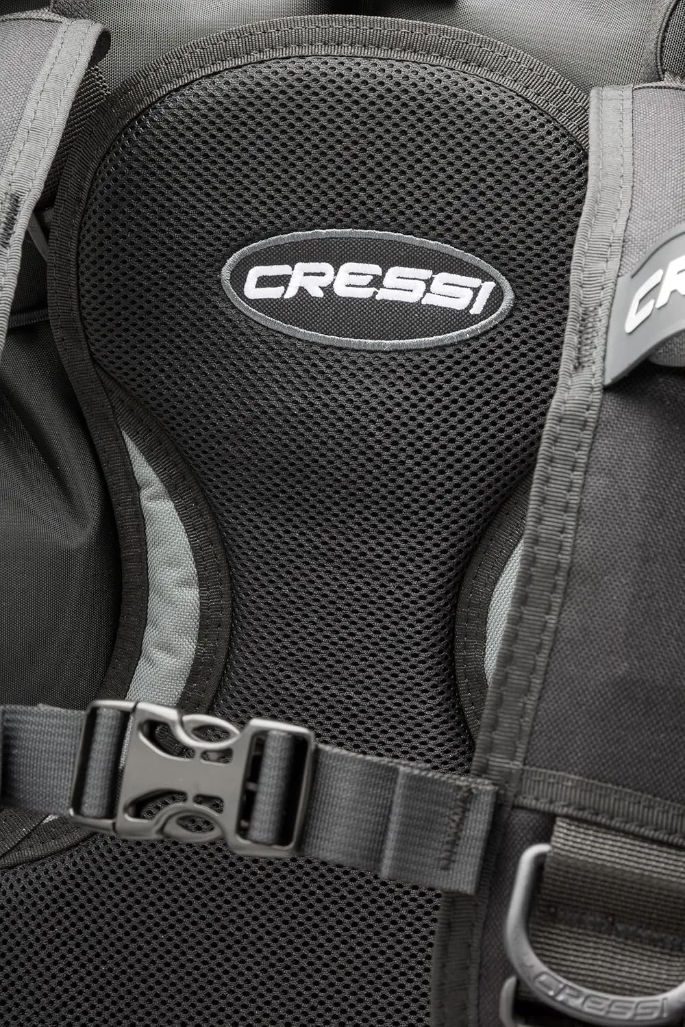 Cressi Travel-Friendly Light Back Inflation BCD for Scuba Diving | Patrol: Designed in Italy