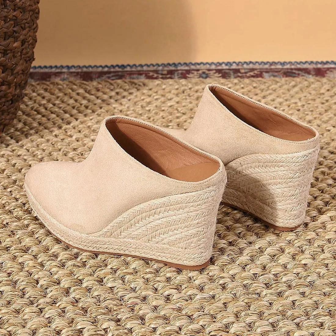 DINTAHA Closed Toe Wedges For Women,Pointed Toe Platform Wedge Mules,Espadrille Sandals For Women-Choose Half Size Larger