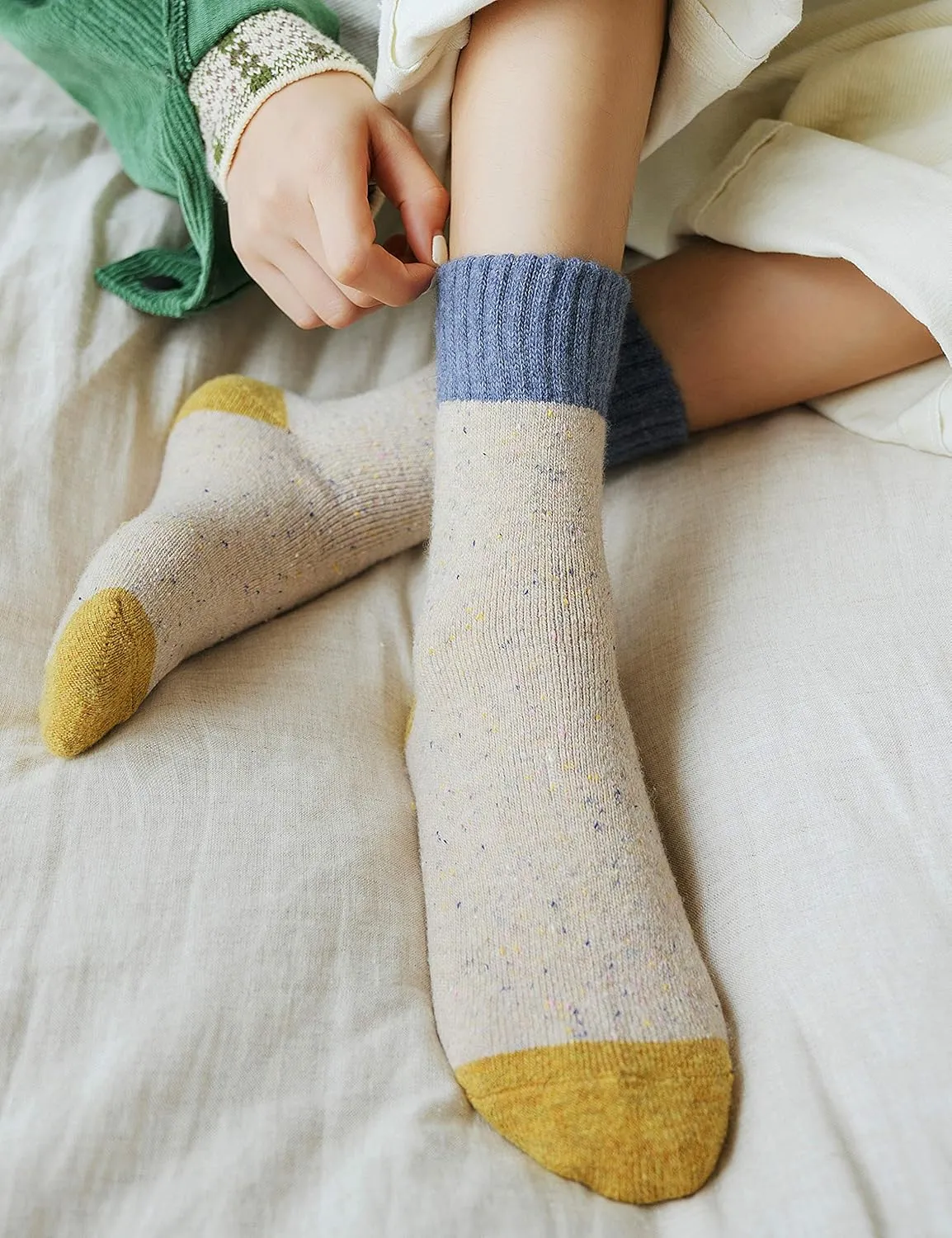 EBMORE 5 Pairs Women Merino Wool Socks Thermal Hiking Winter Warm Thick Cozy Cabin Crew Comfy Socks for Ladies