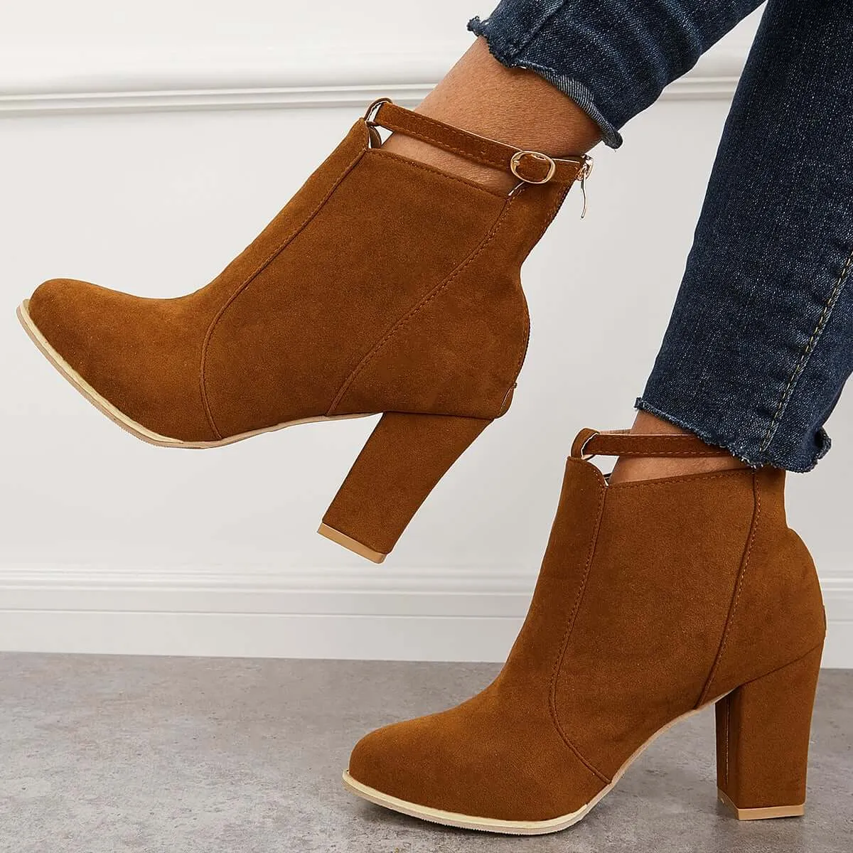 Elegant and detailed supportive Boots
