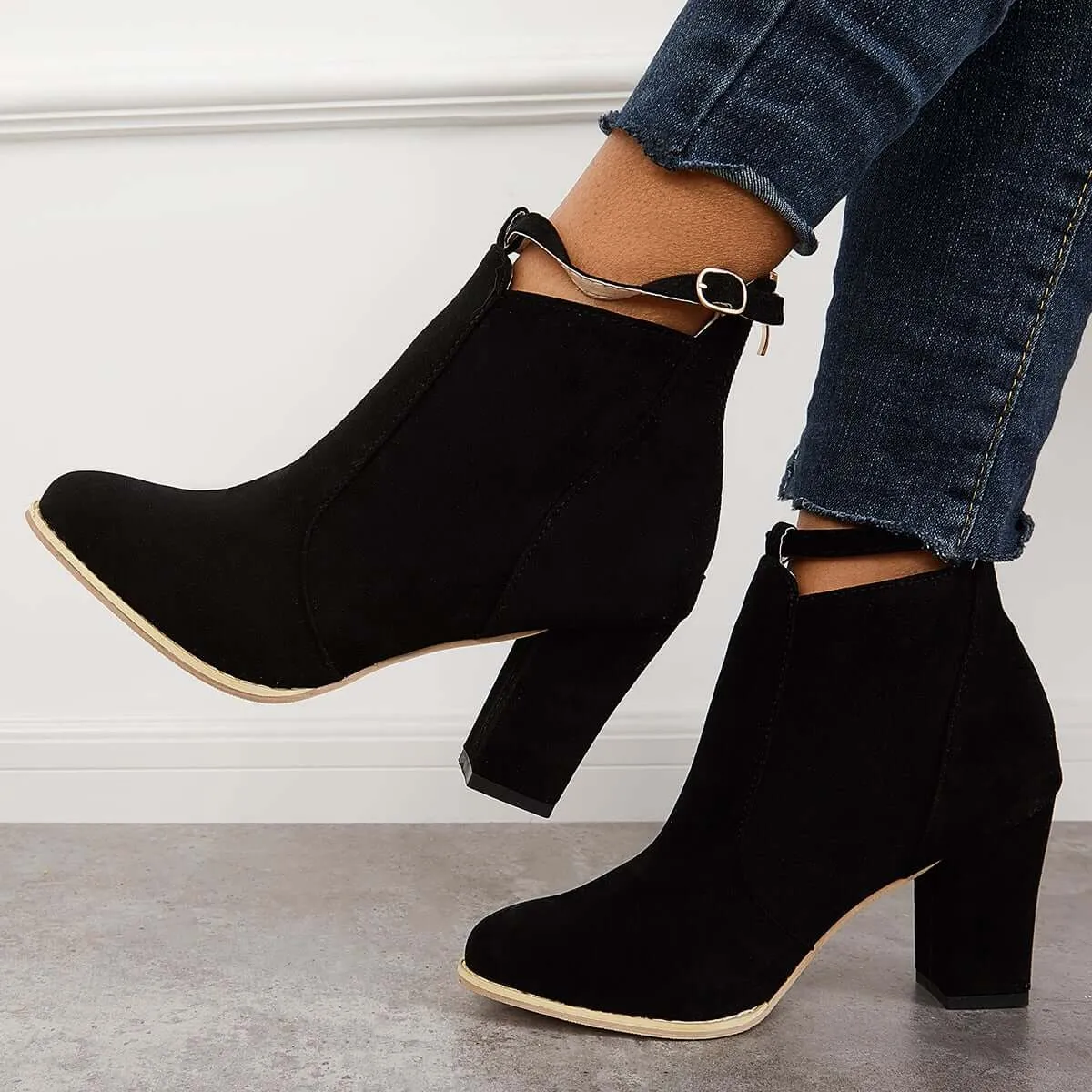 Elegant and detailed supportive Boots
