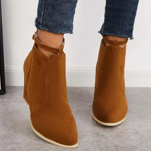 Elegant and detailed supportive Boots