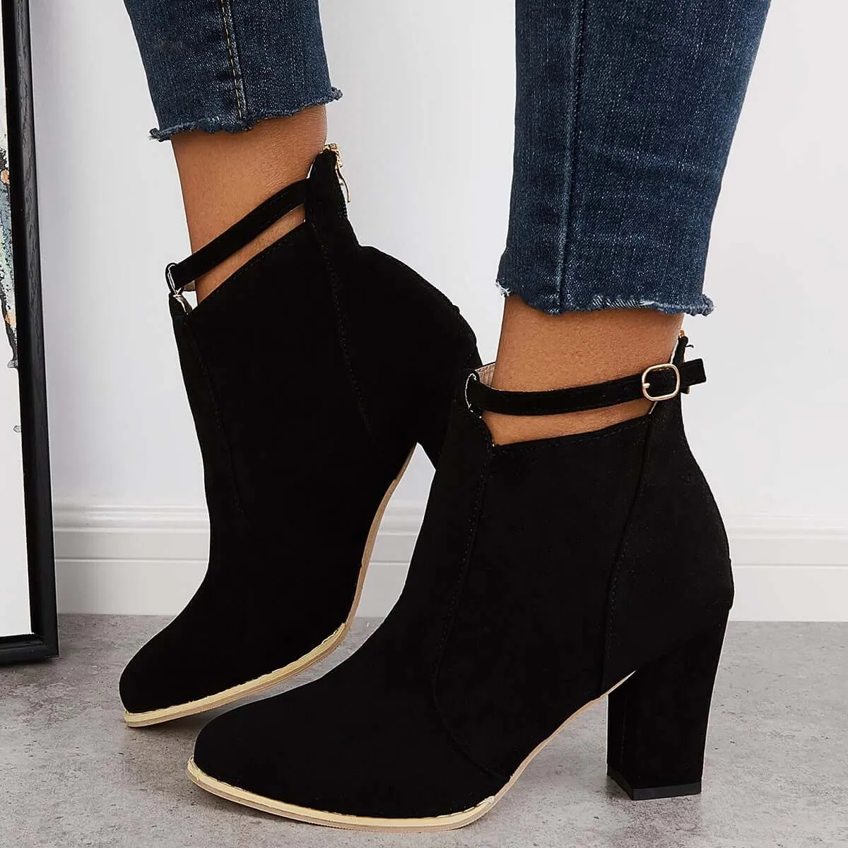 Elegant and detailed supportive Boots