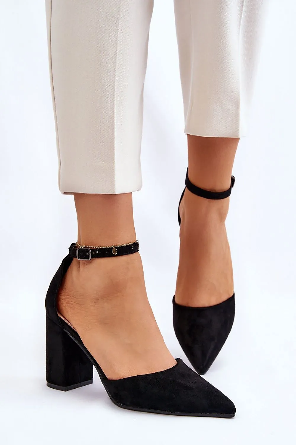 Elegant Sleek Timeless Block Heel Pumps