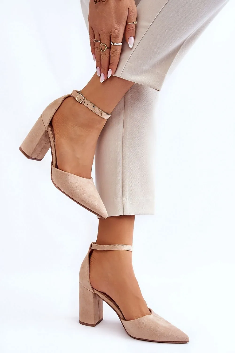 Elegant Sleek Timeless Block Heel Pumps