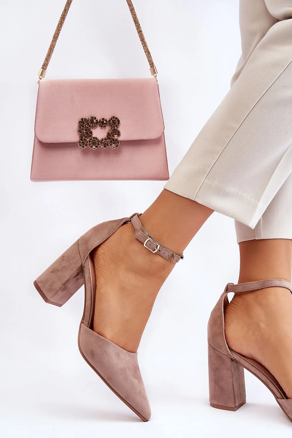 Elegant Sleek Timeless Block Heel Pumps