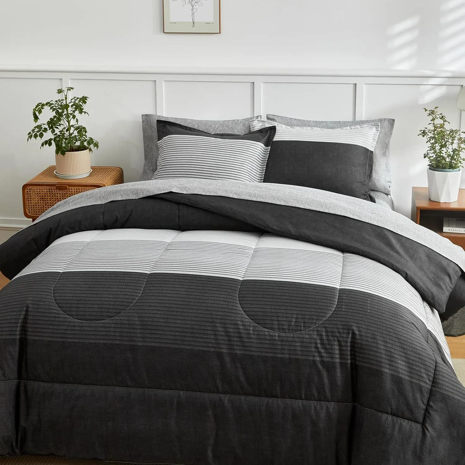 Flysheep Ombre Striped Bed in a Bag 7 Pieces Queen Size, Grey and White Stripes Comforter Sheet Set (1 Comforter, 1 Flat Sheet, 1 Fitted Sheet, 2 Pillow Shams, 2 Pillowcases)