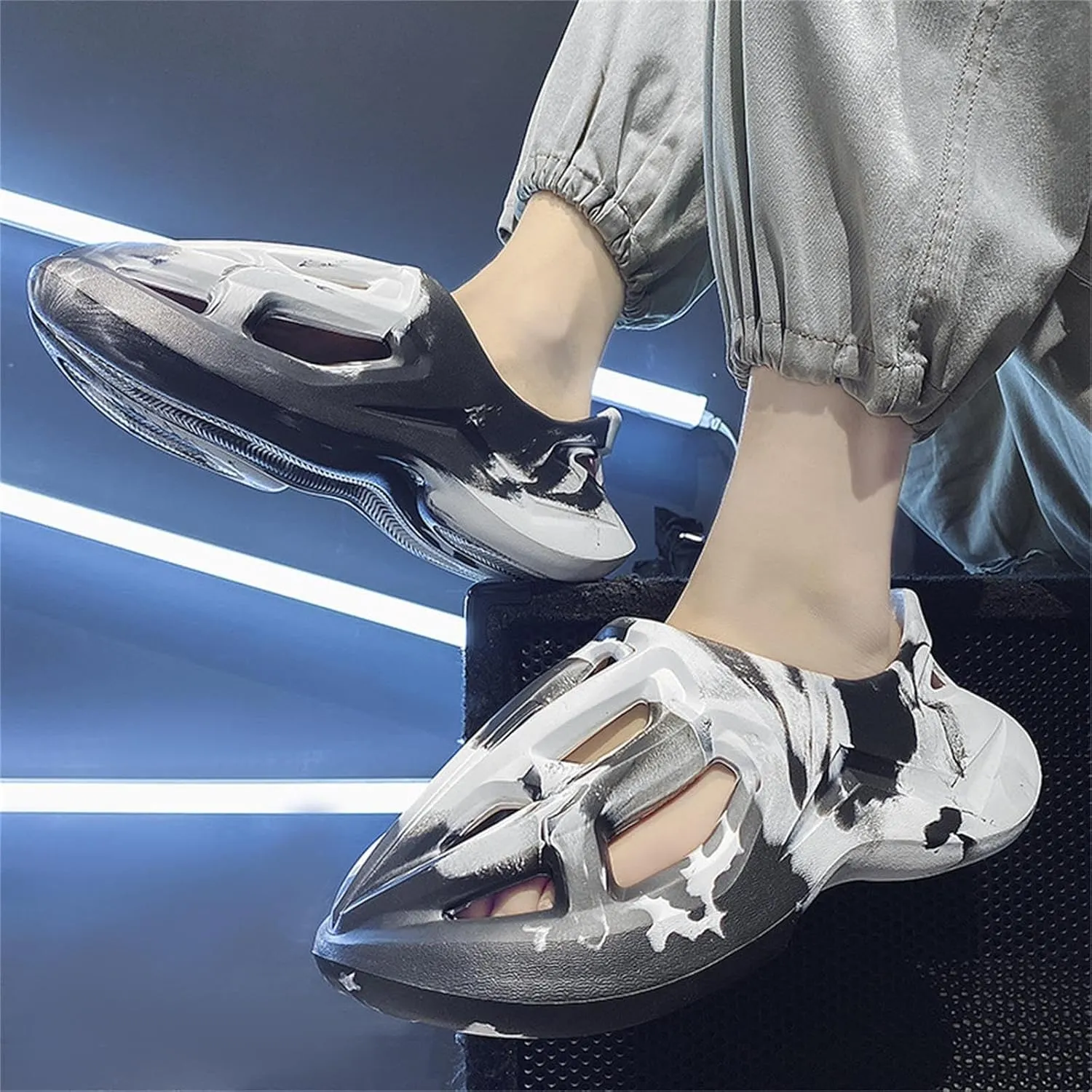 Foam Runners for Men Non-Slip Quick-Drying Outdoor Pillows Shoes Slip-On Soft Beach Sandals Walking Breathable Couple Sneakers Fashion Thick Slippers