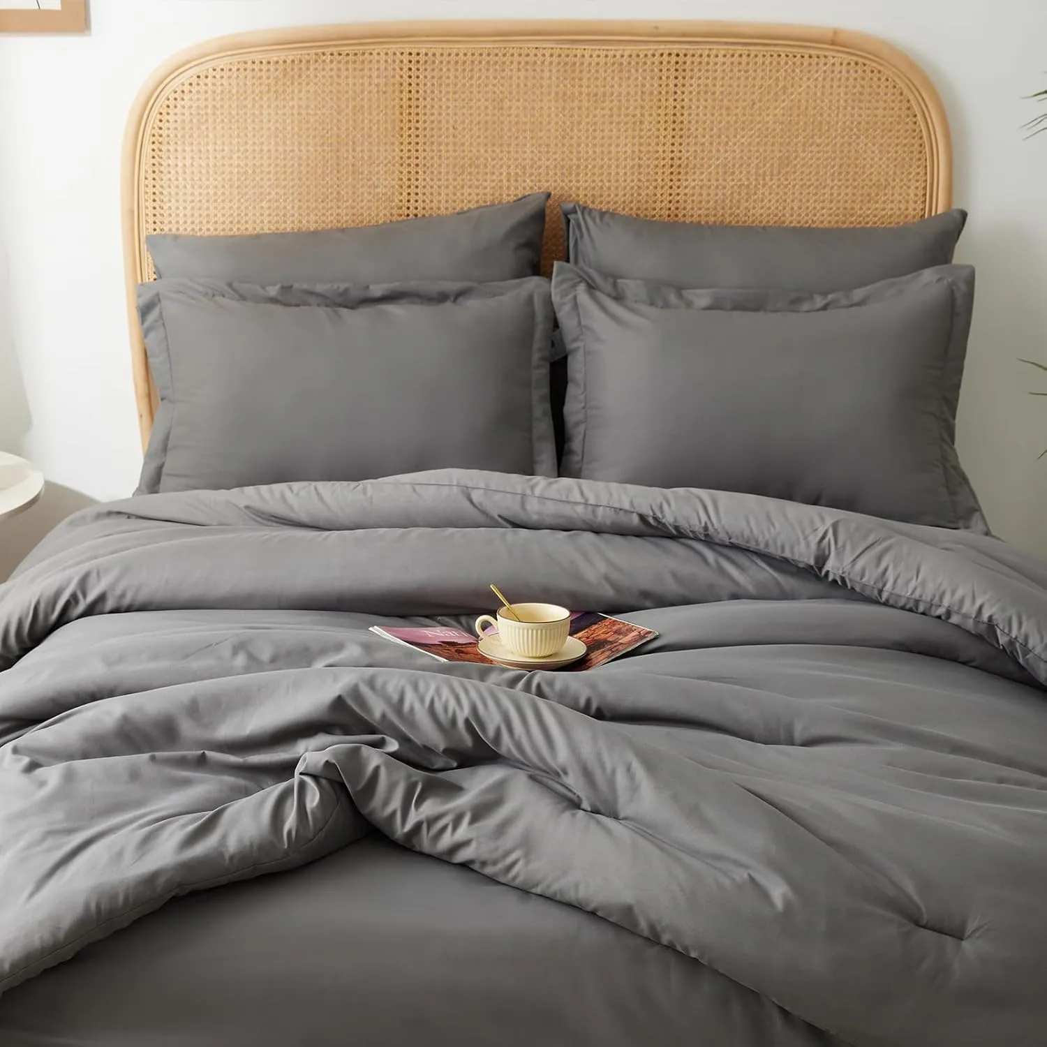 Grey Comforter for Queen Size Bed,Bed in a Bag Queen All Season,7 Pieces Queen Bed in a Bag Set with Comforter, Fitted Sheets, Flat Sheets, Pillow Shams and Pillowcases