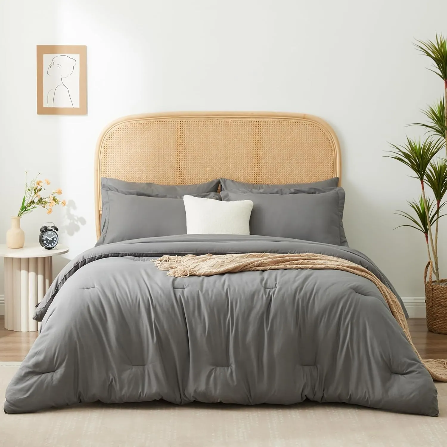 Grey Comforter for Queen Size Bed,Bed in a Bag Queen All Season,7 Pieces Queen Bed in a Bag Set with Comforter, Fitted Sheets, Flat Sheets, Pillow Shams and Pillowcases