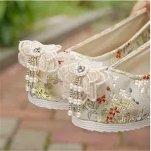 Hcclijo Hanfu Shoes Women Chinese Traditional Ancient Inside Heighten Flat Shoes Embroidery Shoes Wedding Hanfu Shoes for Women