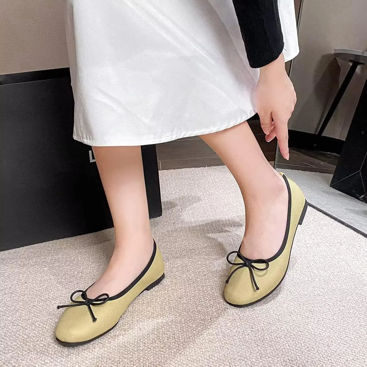Hee grand Women Square Toe Cute Bow-Knot Ballet Shoes Solid Slip-On Flats Comfort Work Shoes Light Weight Loafers
