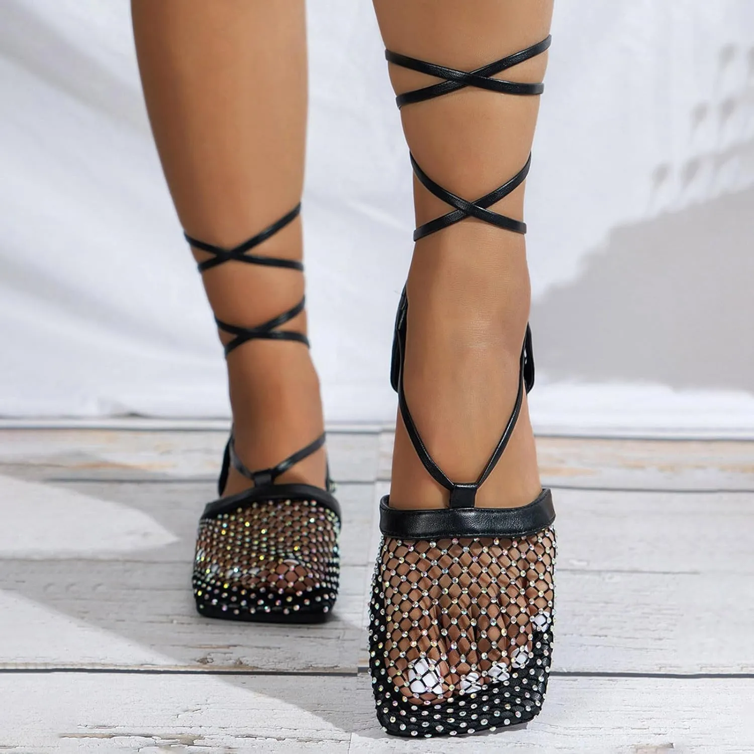 Ladies Hollow Fishing Net Breathable Rhinestone Decoration Flat Bottom Strappy Large Size Cute Sandals for Women Dressy