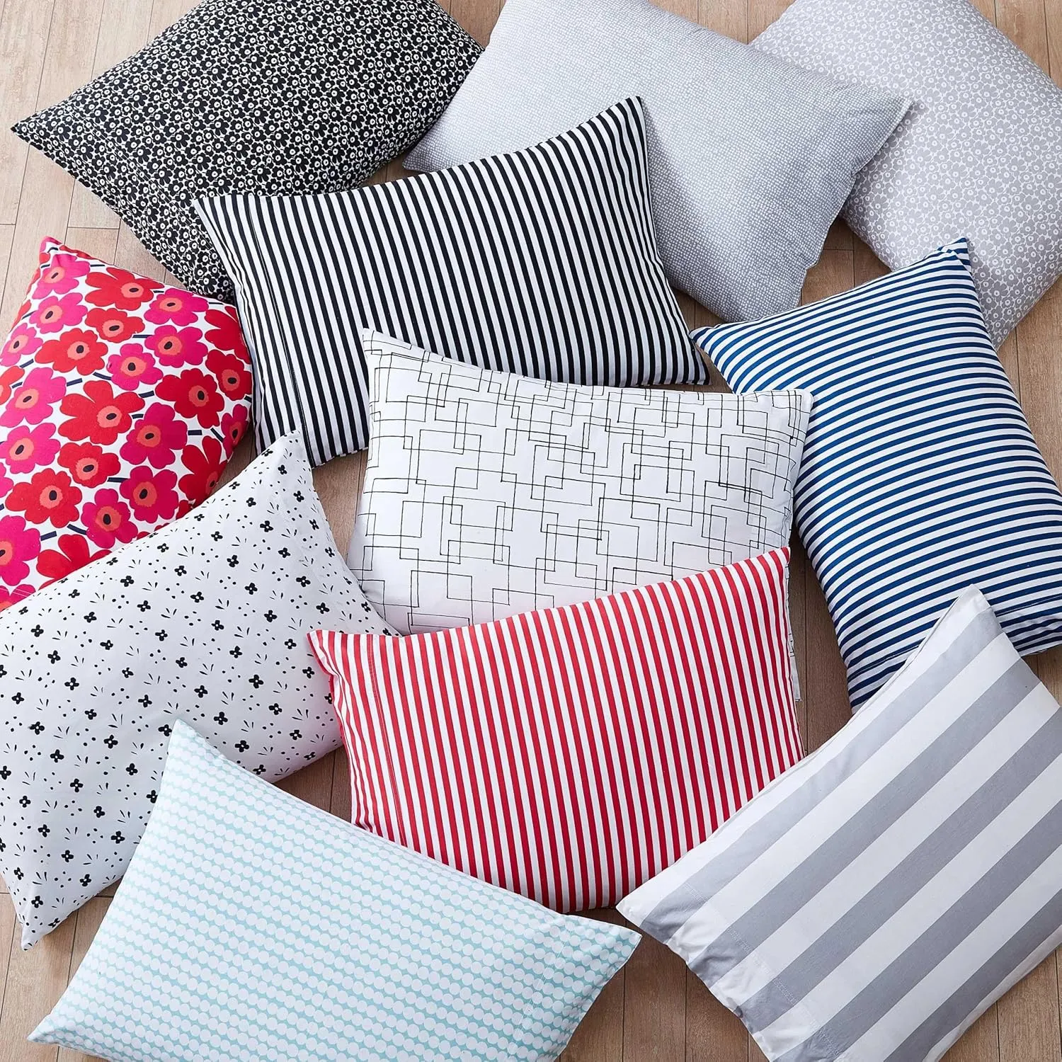 Marimekko - Full Sheet Set, Premium Cotton Percale Bedding Set with Matching Shams, Lightweight & Breathable Bed Essentials (Kukkaketo Black, Full)