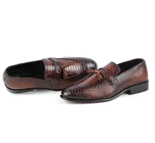 Men handmade shaded tan brown alligator texture leather tassels loafers