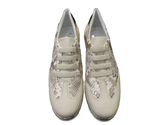 Slip-on stringate pitone
