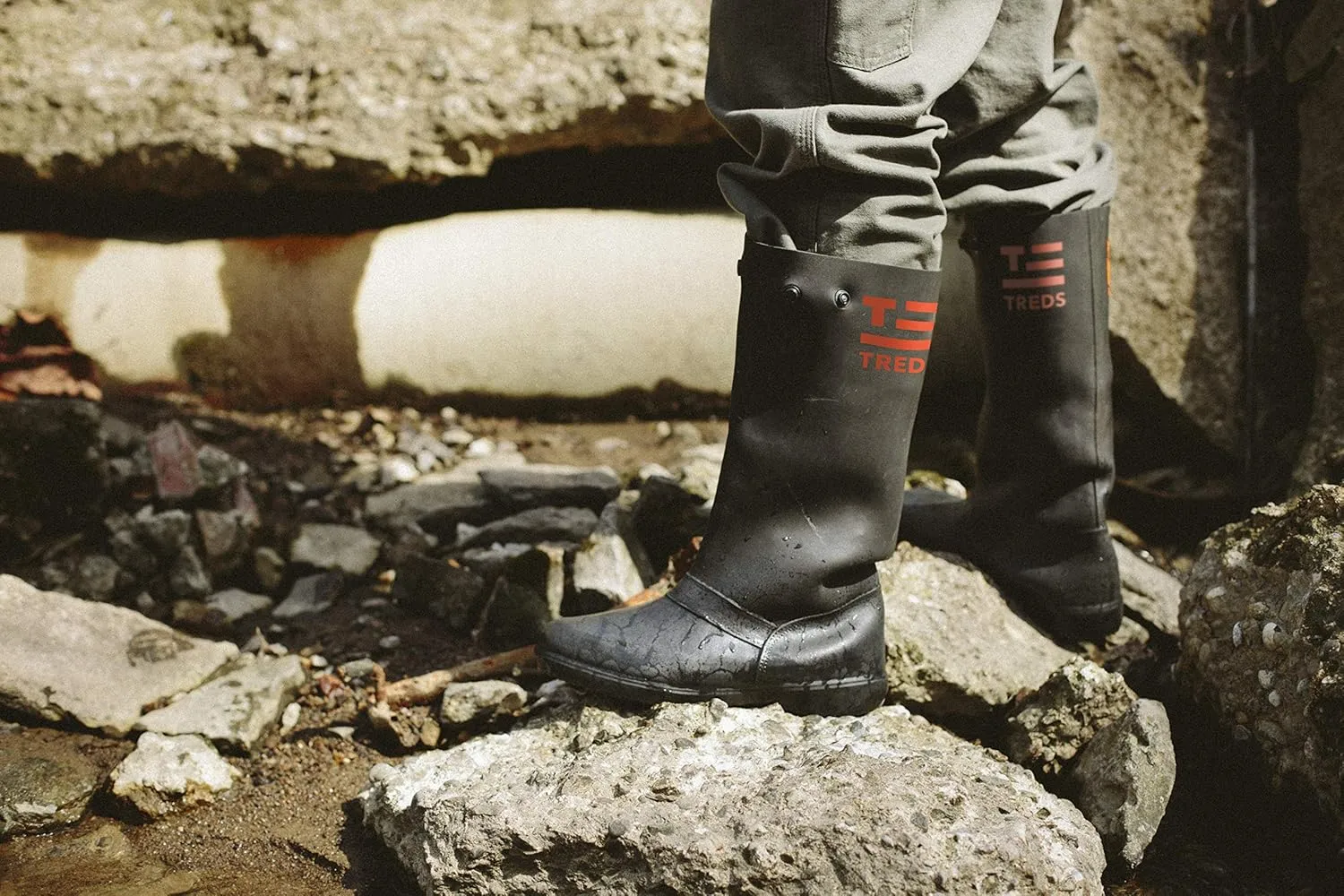 TREDS Rubber Concrete Boot, Pull-On Overboot for Construction, Mud & Snow, Size XL (14-16), 17" Ht, Black