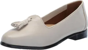 Trotters Women's Liz Tassel Loafer Flat