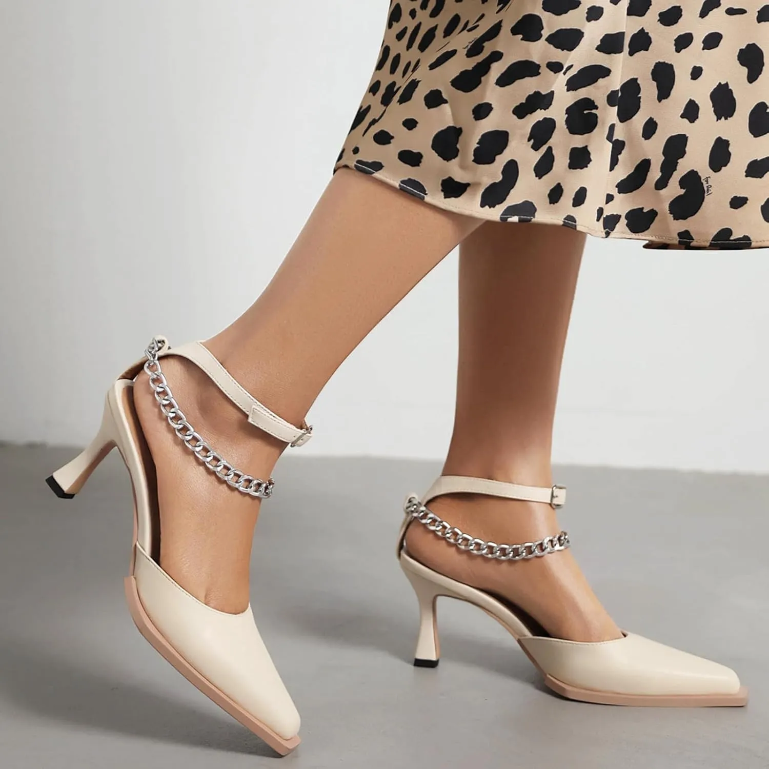 Women Mid Heels Patent Chain Court Shoes Closed Toe Stiletto Heel Mary Jane Elegant Pointed Toe Pumps