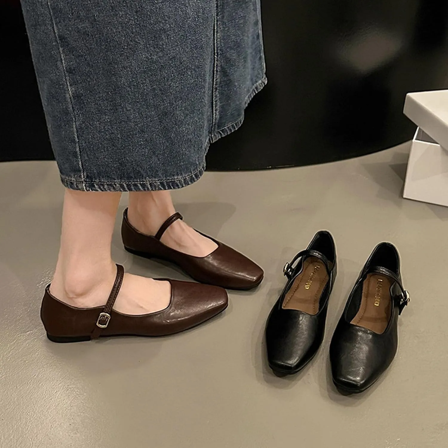 Women's Classic Retro Square Toe Flat Mary Jane Shoes Fashionable and Comfortable Walking Flat Shoes with Buckles