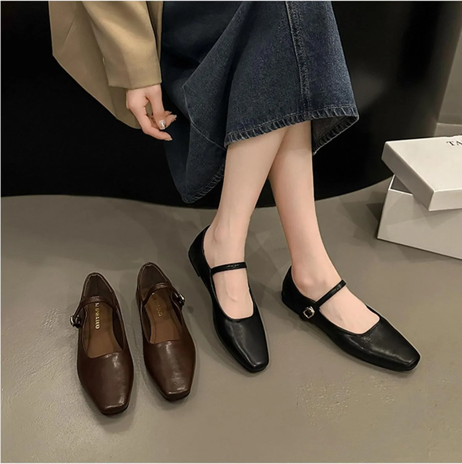 Women's Classic Retro Square Toe Flat Mary Jane Shoes Fashionable and Comfortable Walking Flat Shoes with Buckles