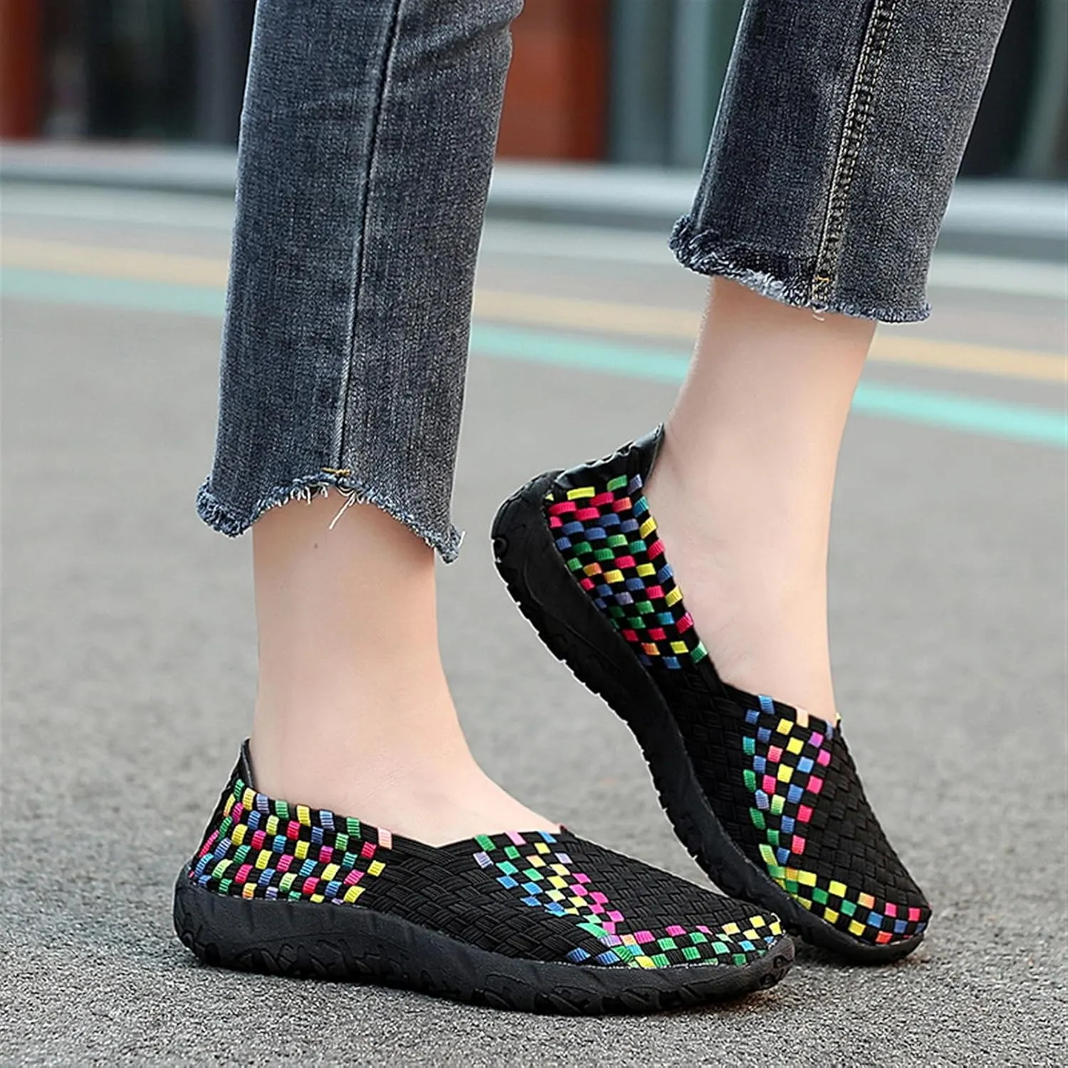Women's Sidewalk Slip on Flat Elastic Woven Walking Shoes Lightweight Breathable Mesh Walking Sneakers Running Shoes